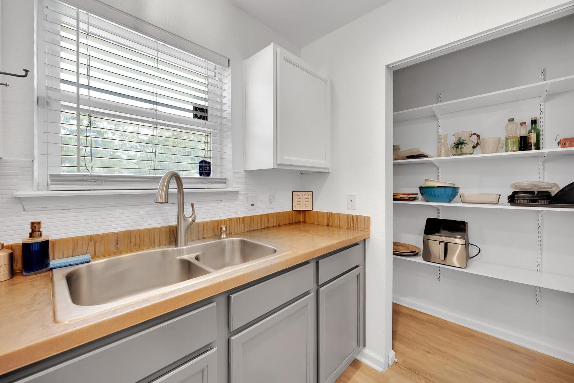 {Hidden Gem} Beach Home Blocks From Ocean +6 Bikes Jacksonville Beach Exterior photo
